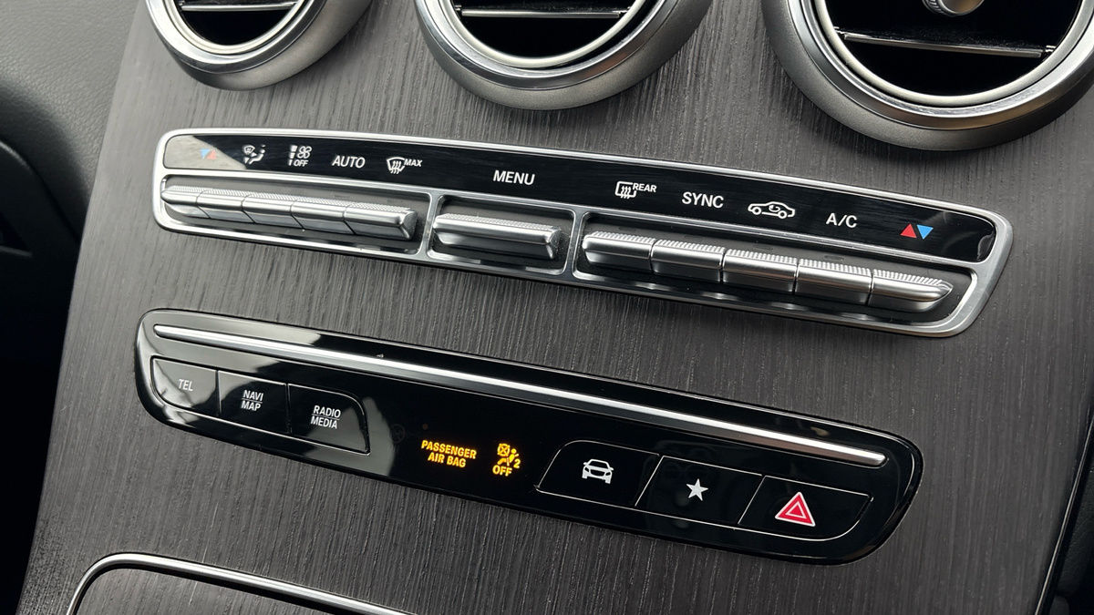 Mercedes-Benz GLC Image 25