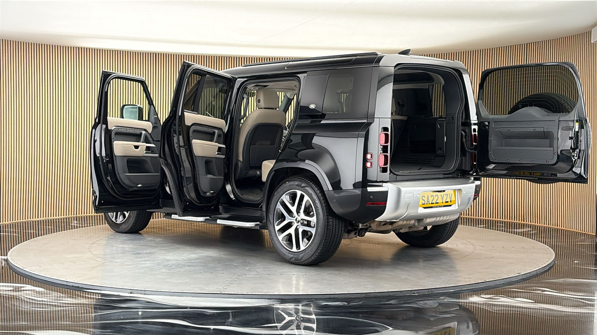 More views of Land Rover Defender 110