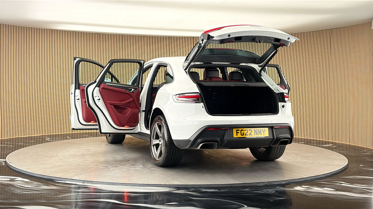 More views of Porsche Macan