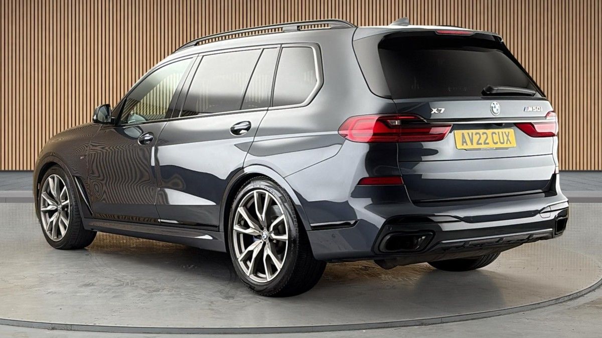 BMW X7 Image 2