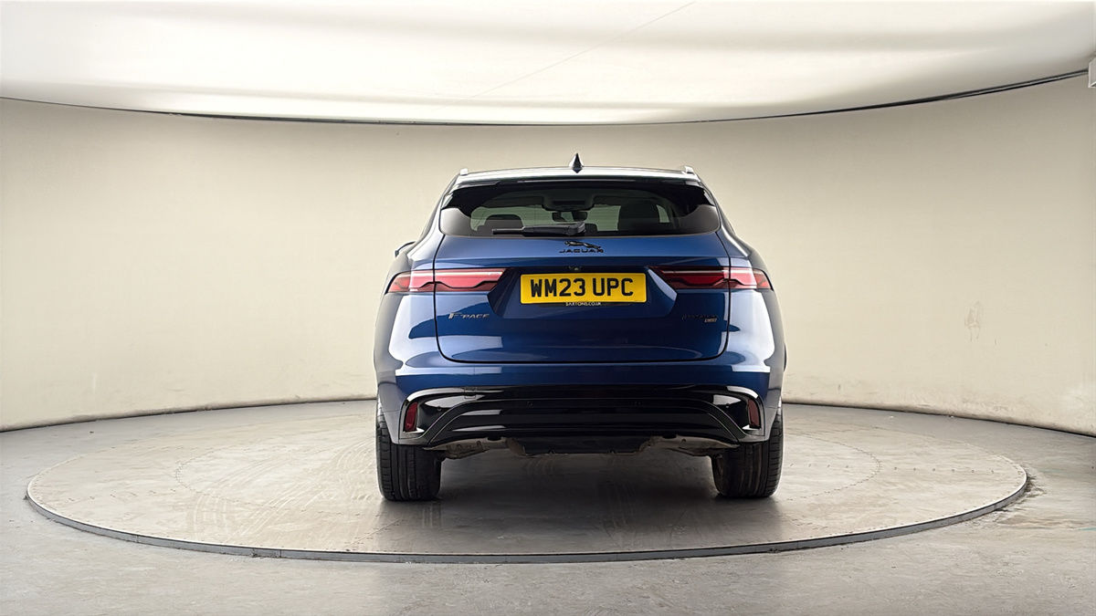 Jaguar F-PACE Image 4