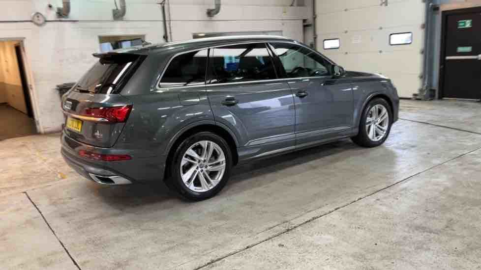 More views of Audi Q7