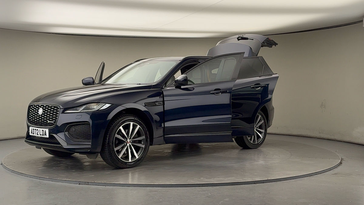 Jaguar F-PACE Image 22