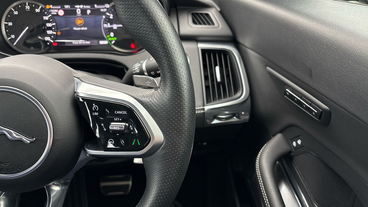 Jaguar E-PACE Image 14