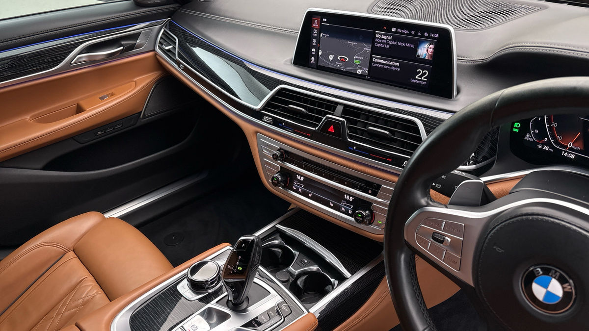 BMW 7 Series Image 18