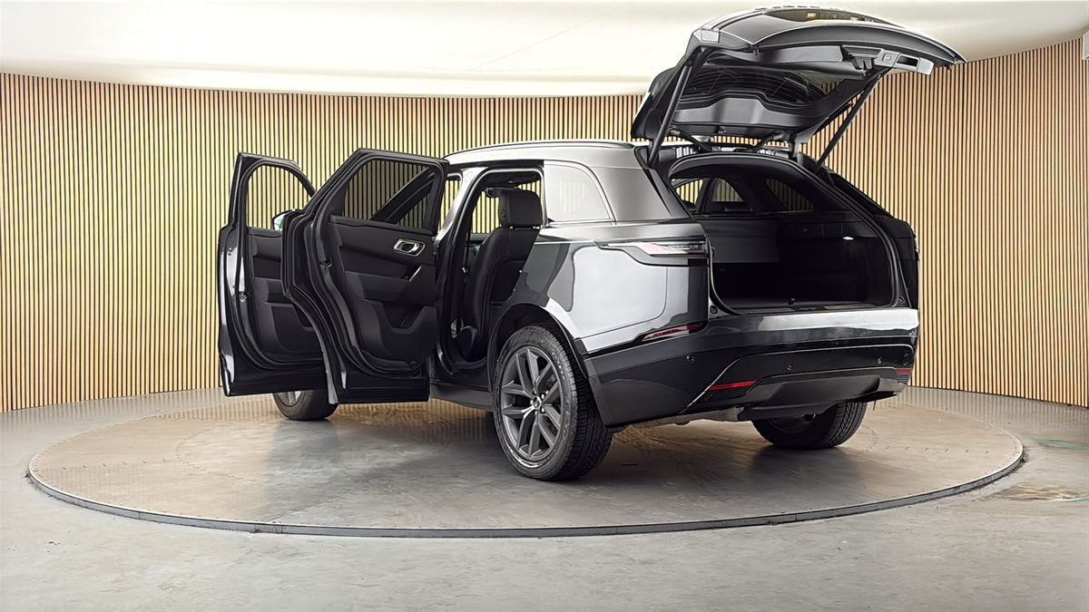 Land Rover Range Rover Velar Image 23