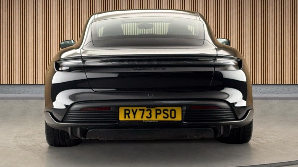Porsche Taycan Image 4