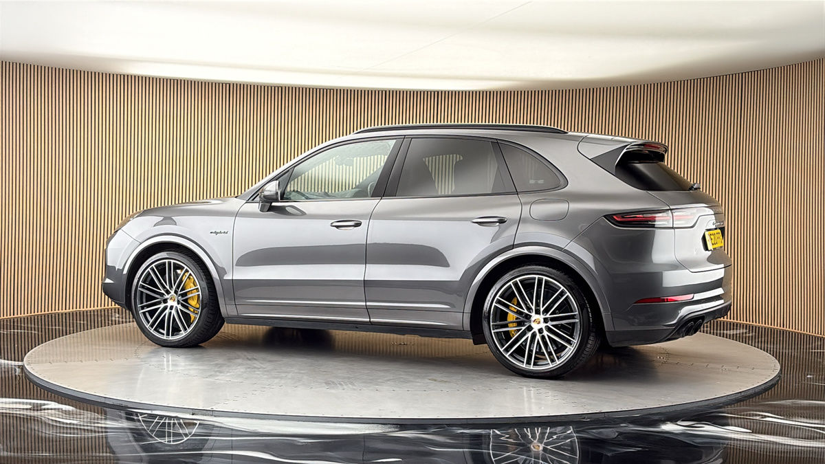 More views of Porsche Cayenne