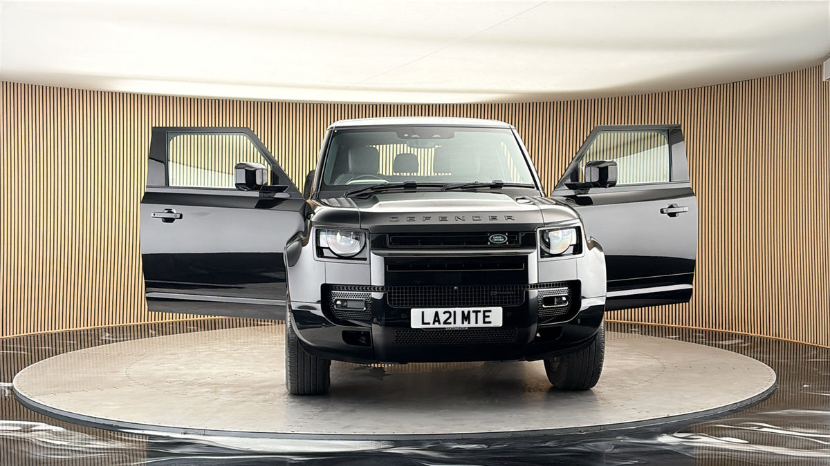 More views of Land Rover Defender 90
