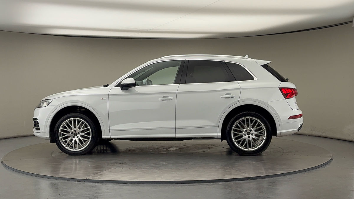 More views of Audi Q5