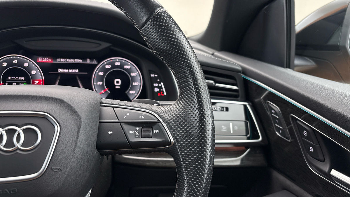 Audi SQ8 Image 14