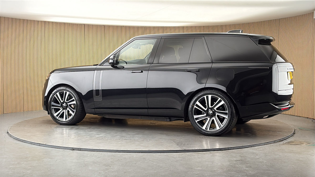 More views of Land Rover Range Rover