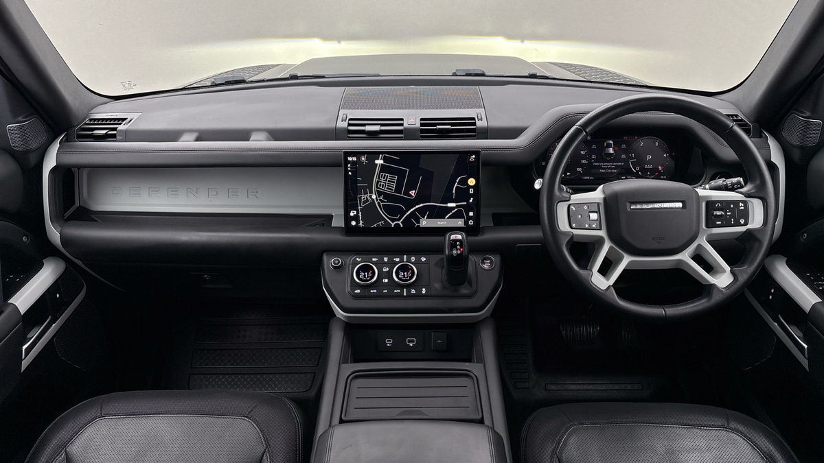 Land Rover Defender 110 Image 12