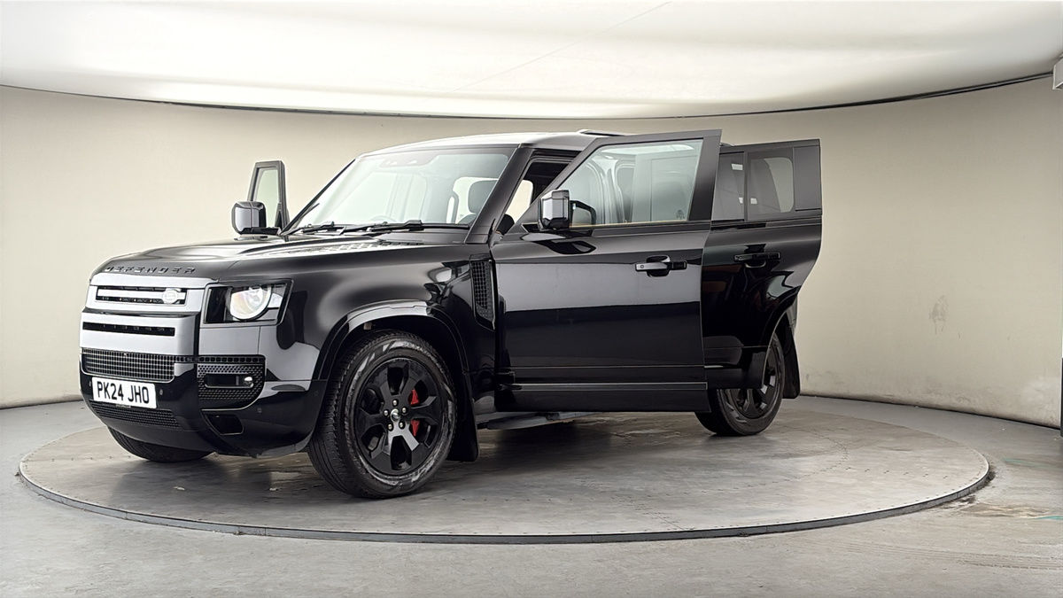 Land Rover Defender 110 Image 22