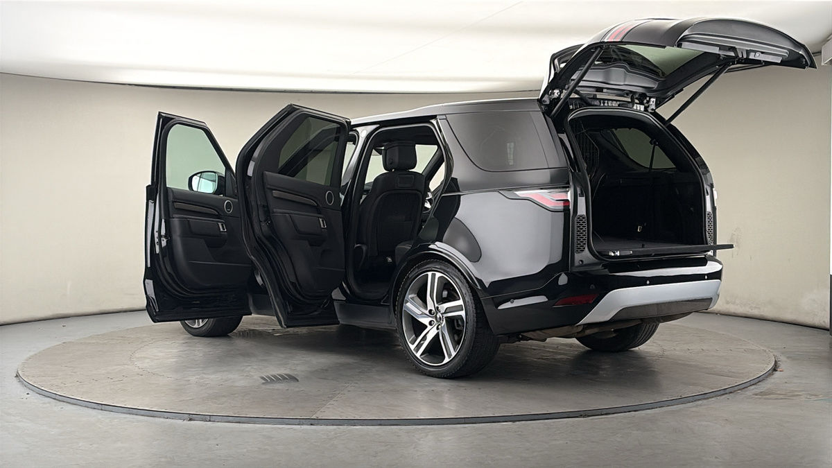 More views of Land Rover Discovery