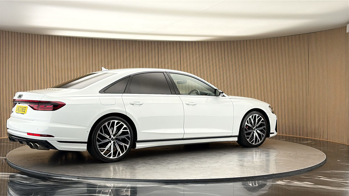More views of Audi S8