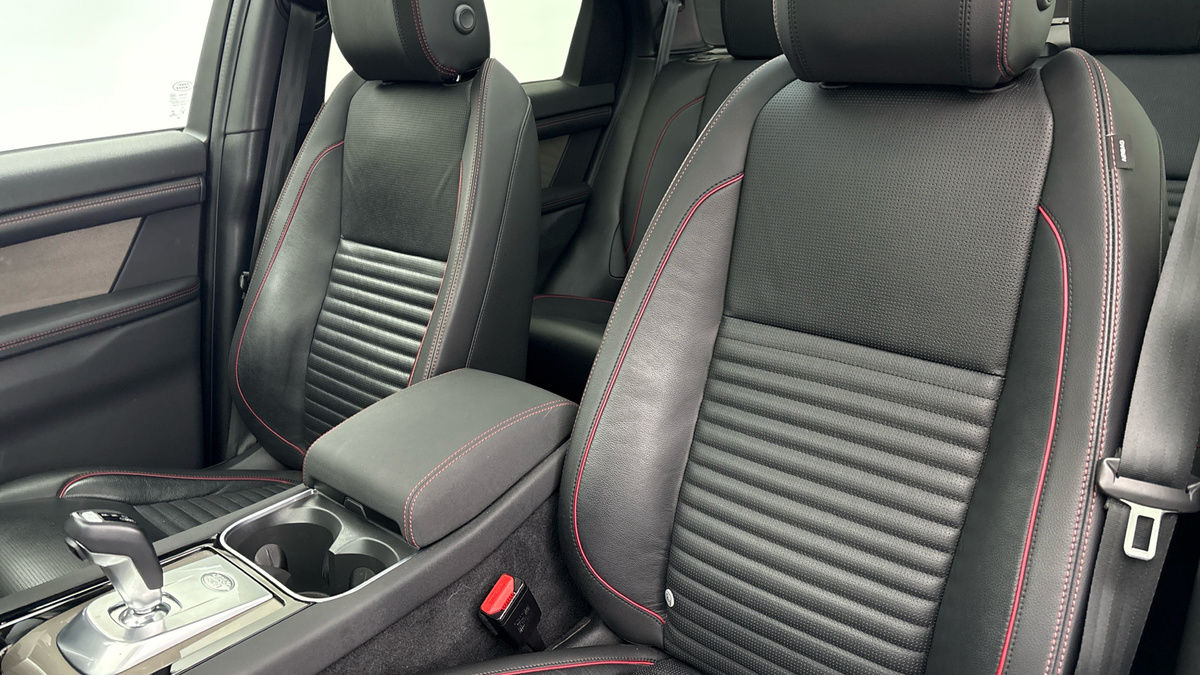 Land Rover Discovery Sport Image 7
