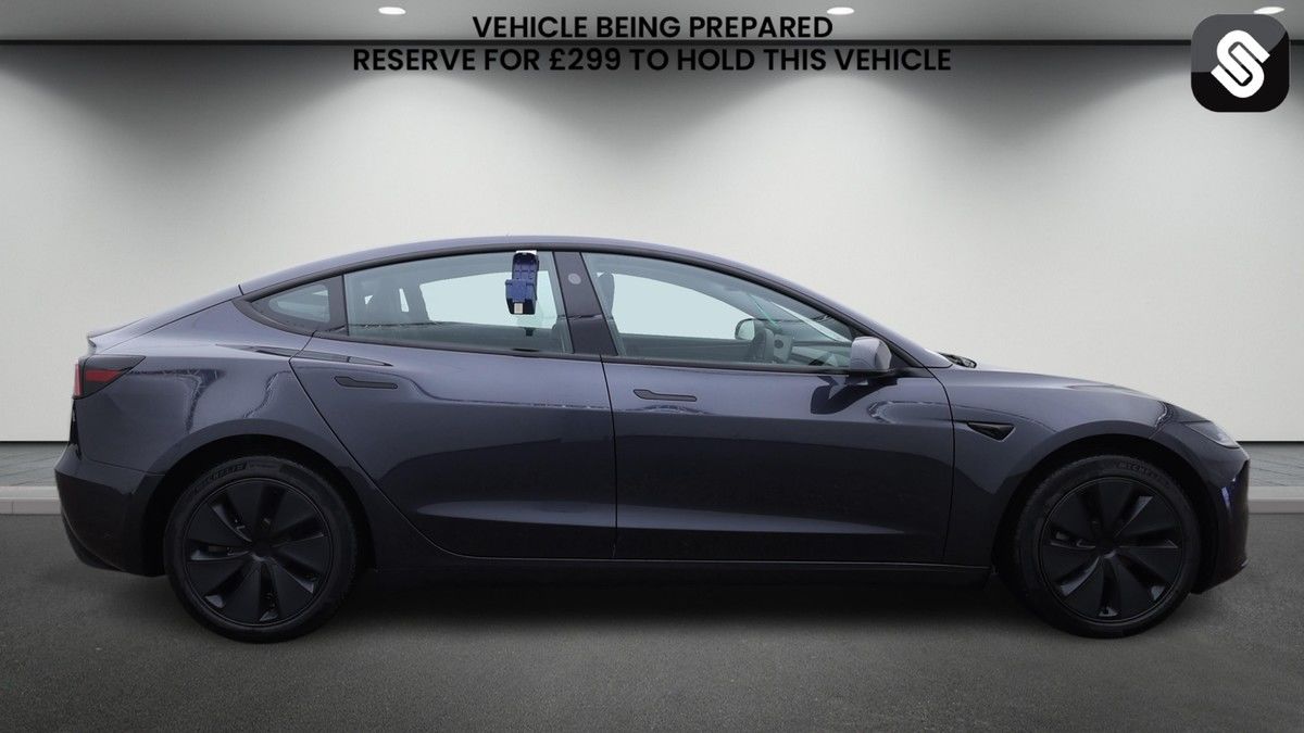 Tesla Model 3 Image 5