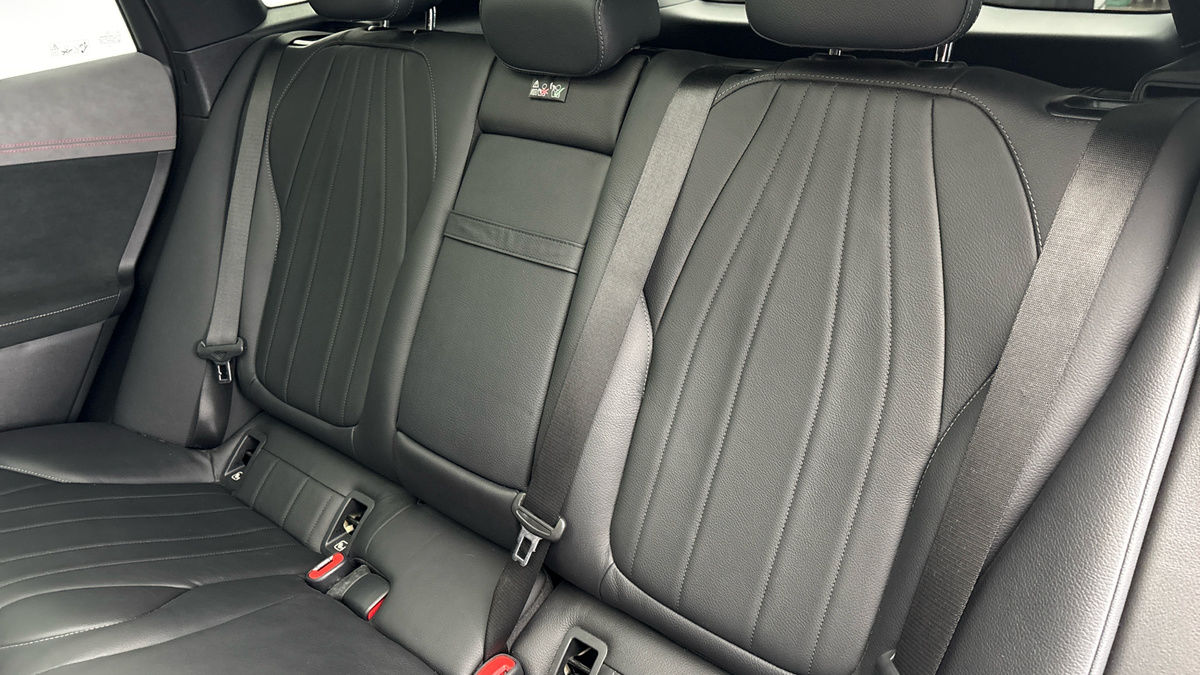Mercedes-Benz EQE Image 9