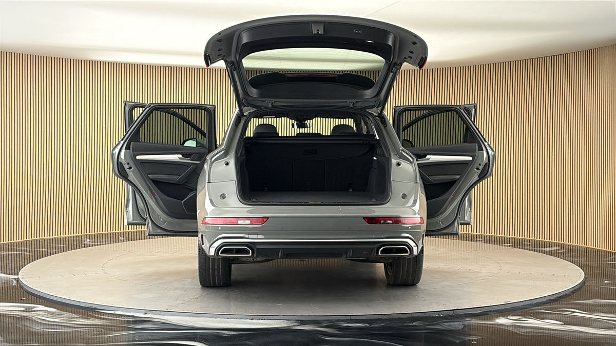 More views of Audi Q5