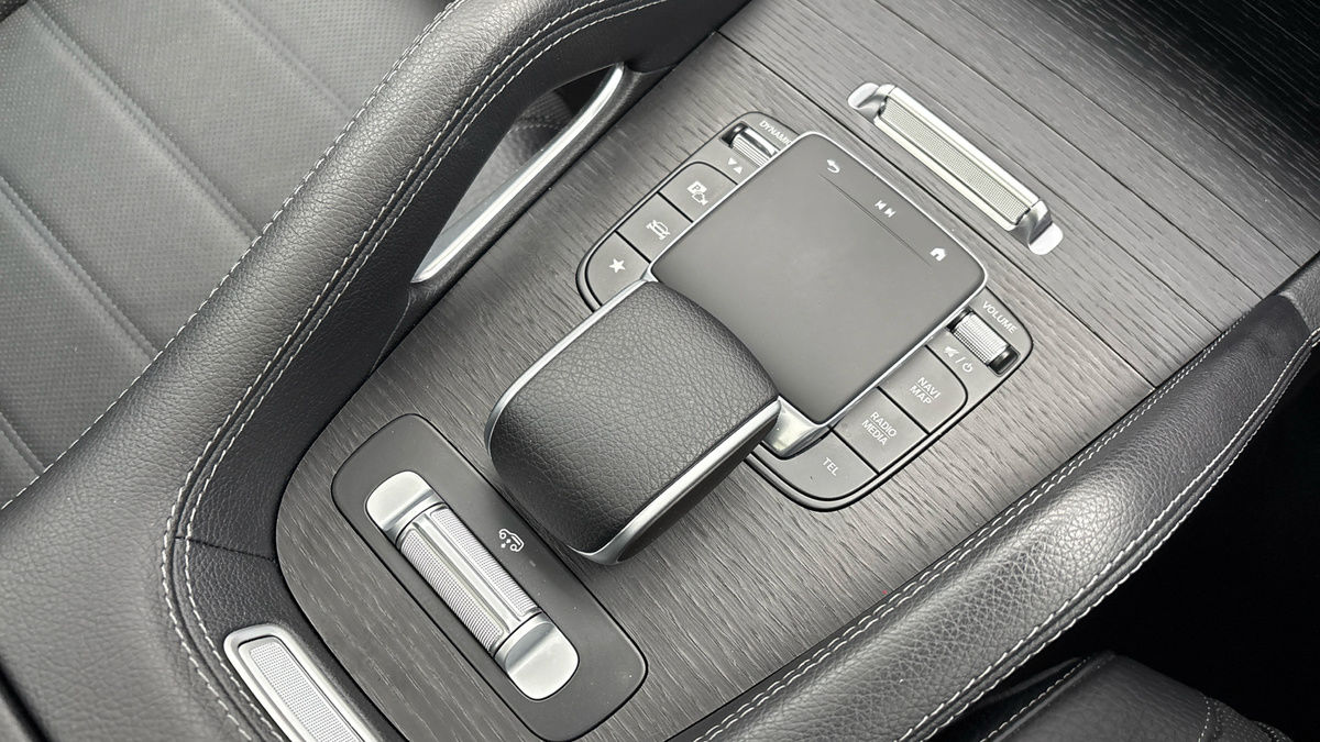 Mercedes-Benz GLE Image 26