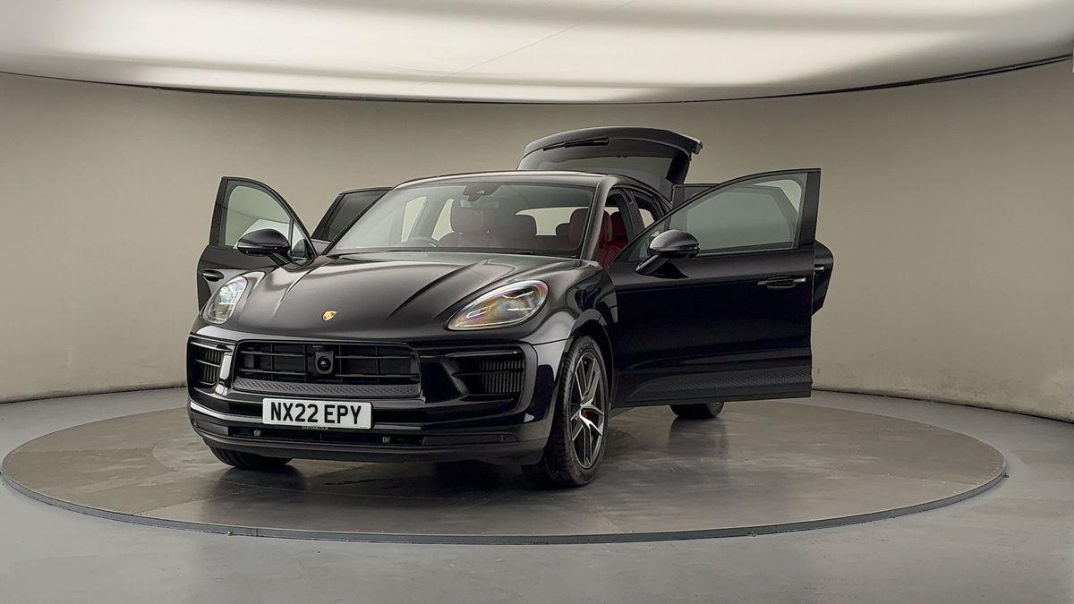 More views of Porsche Macan
