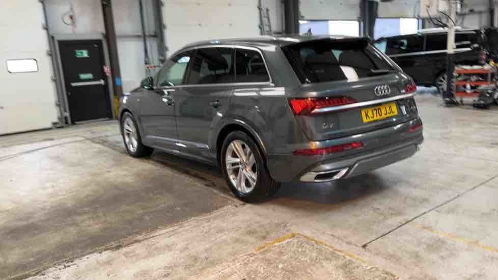 More views of Audi Q7