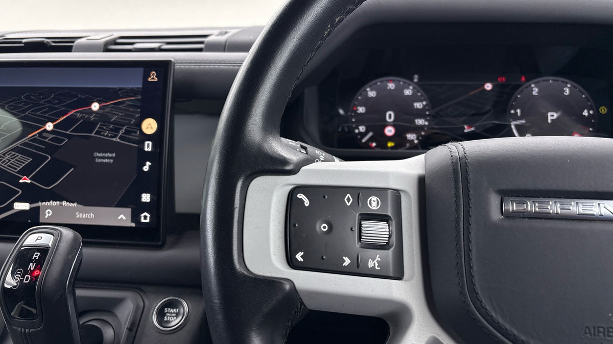 Land Rover Defender 90 Image 13