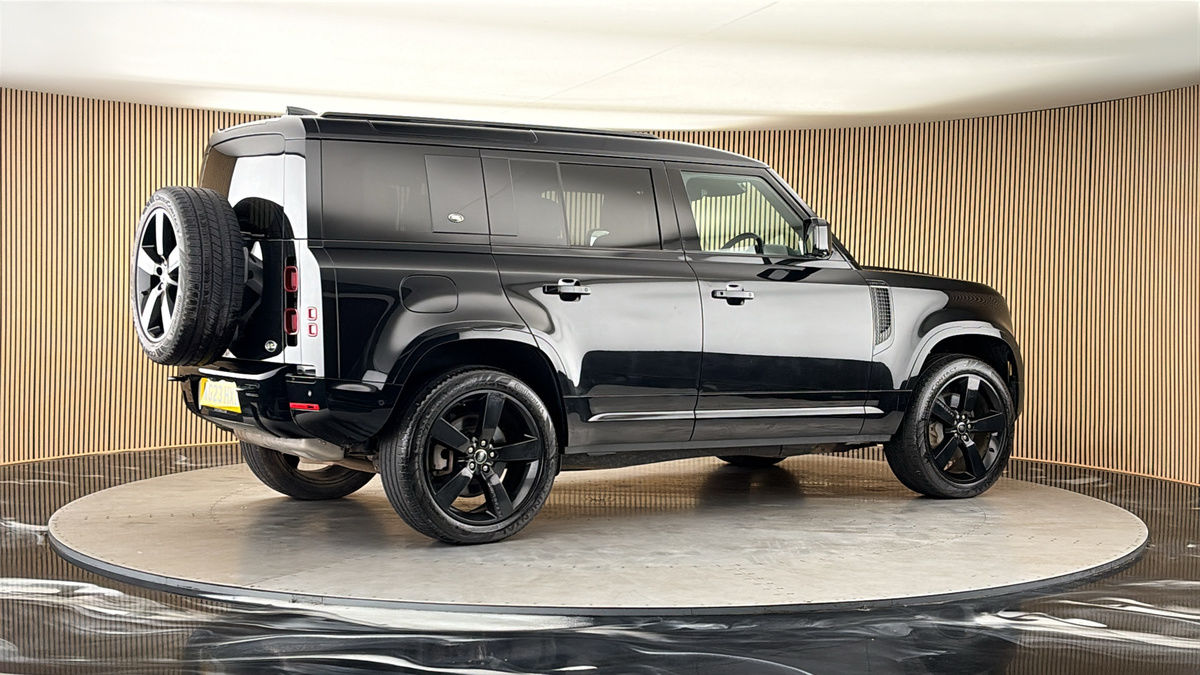 More views of Land Rover Defender 110