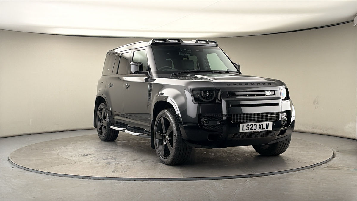 More views of Land Rover Defender 110