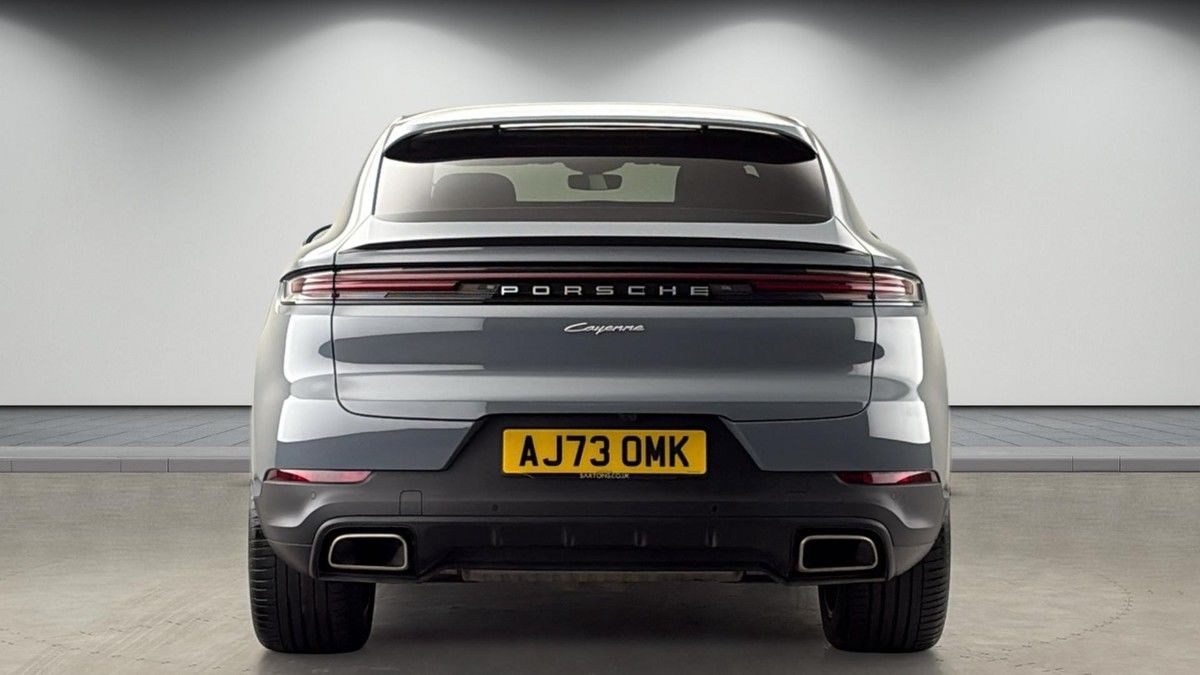Porsche Cayenne Image 4