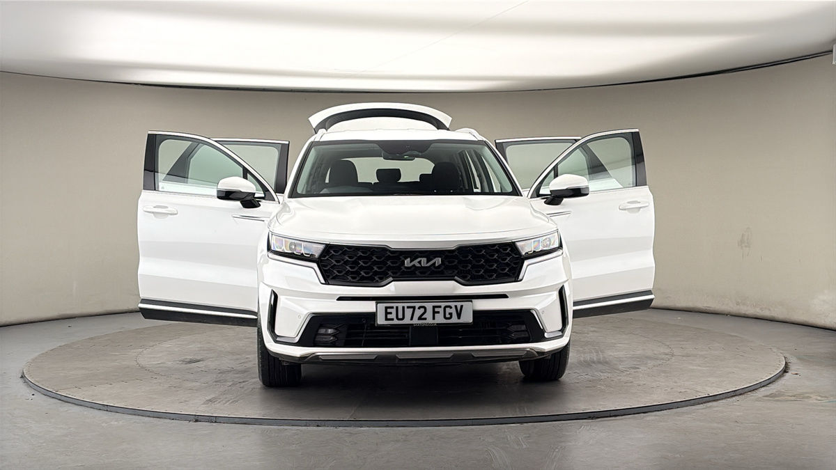 More views of Kia Sorento