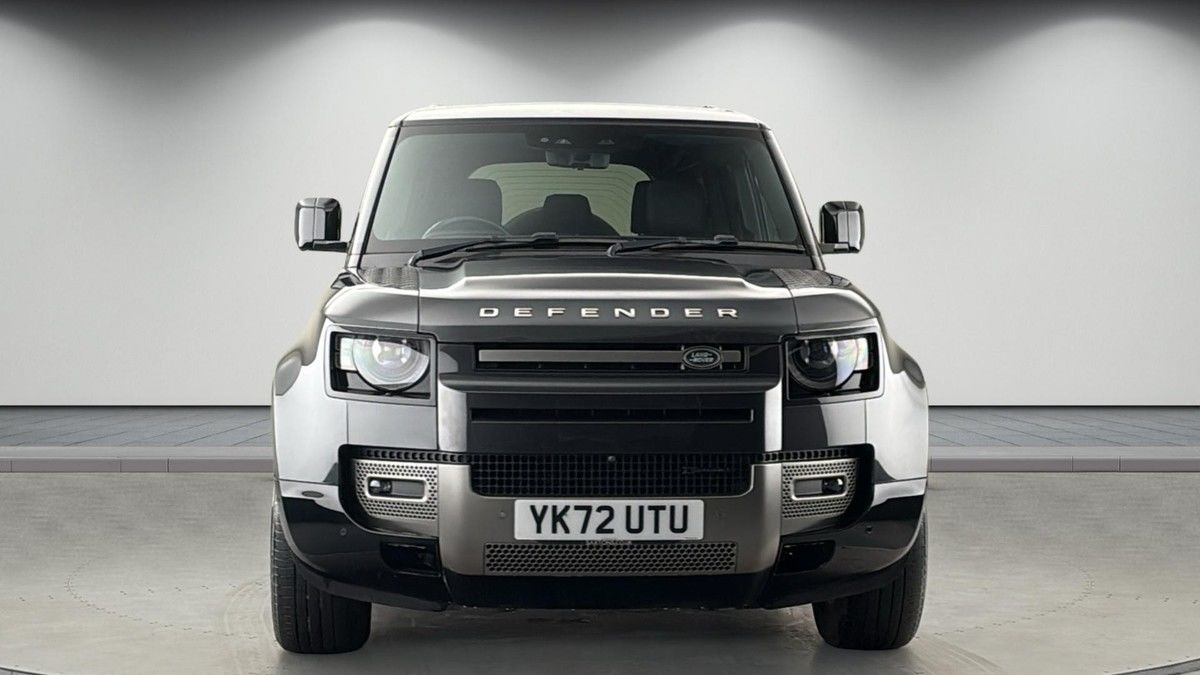 Land Rover Defender 110 Image 3