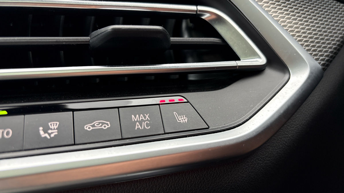 BMW X6 Image 26