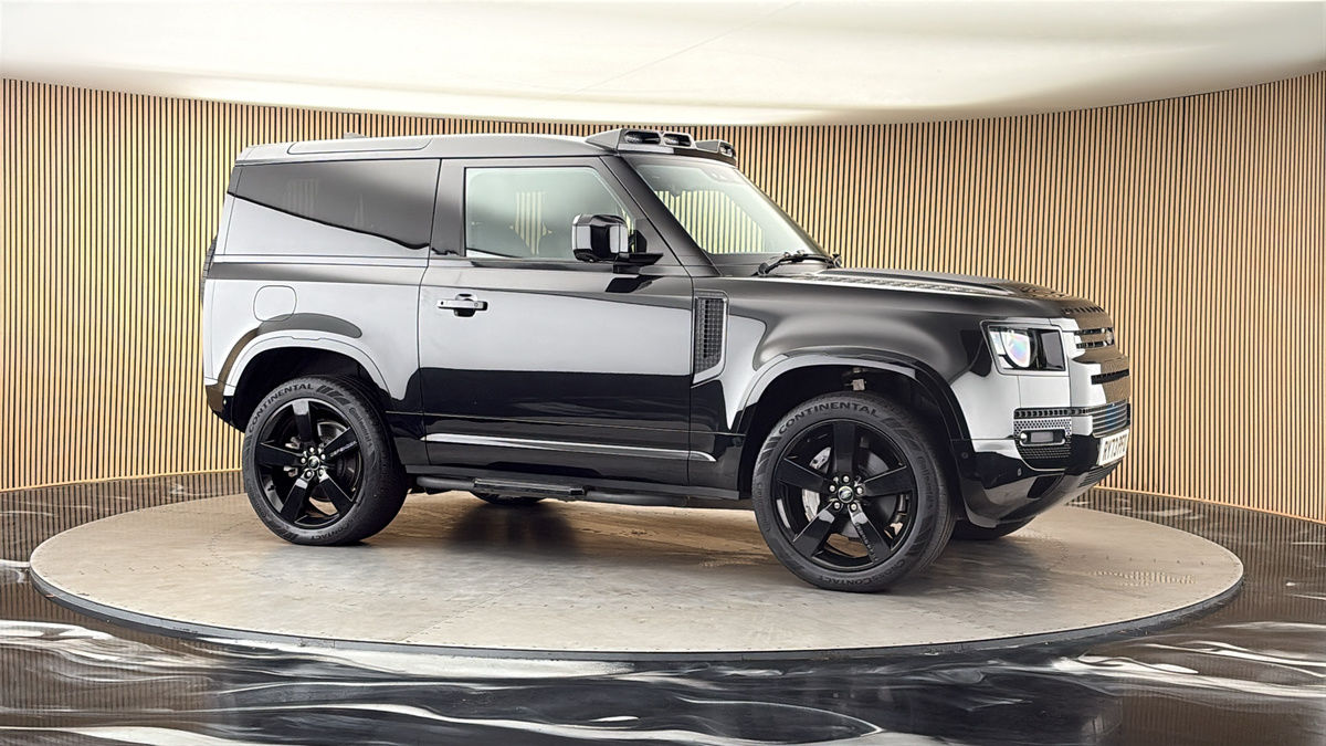 More views of Land Rover Defender 90