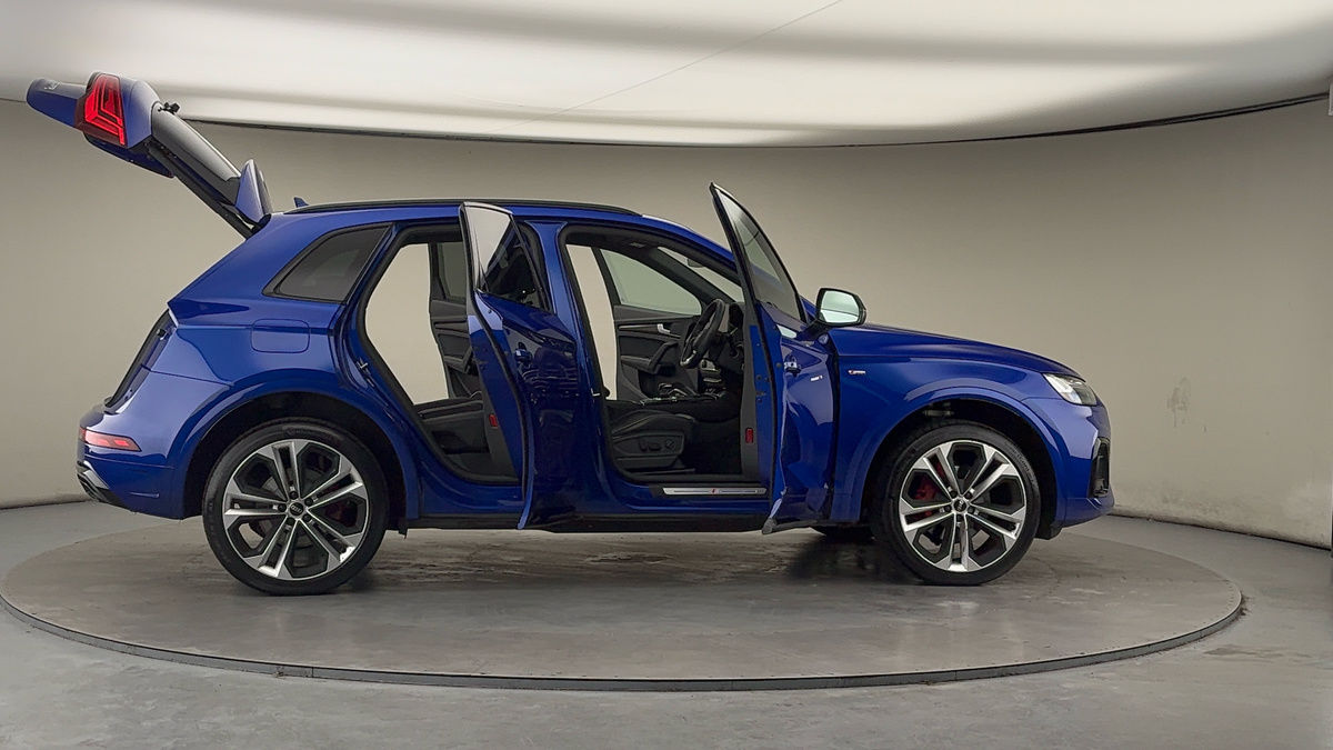 More views of Audi Q5