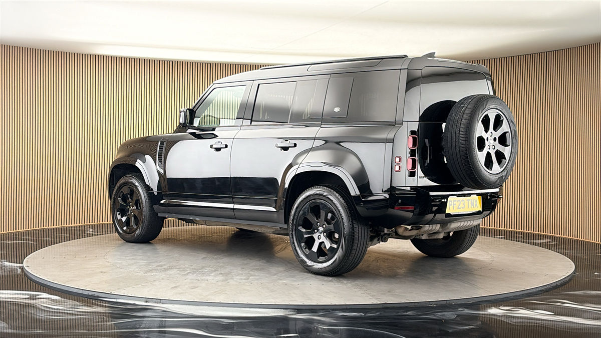 More views of Land Rover Defender 110