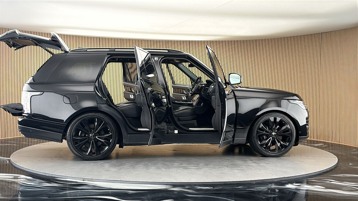 More views of Land Rover Range Rover
