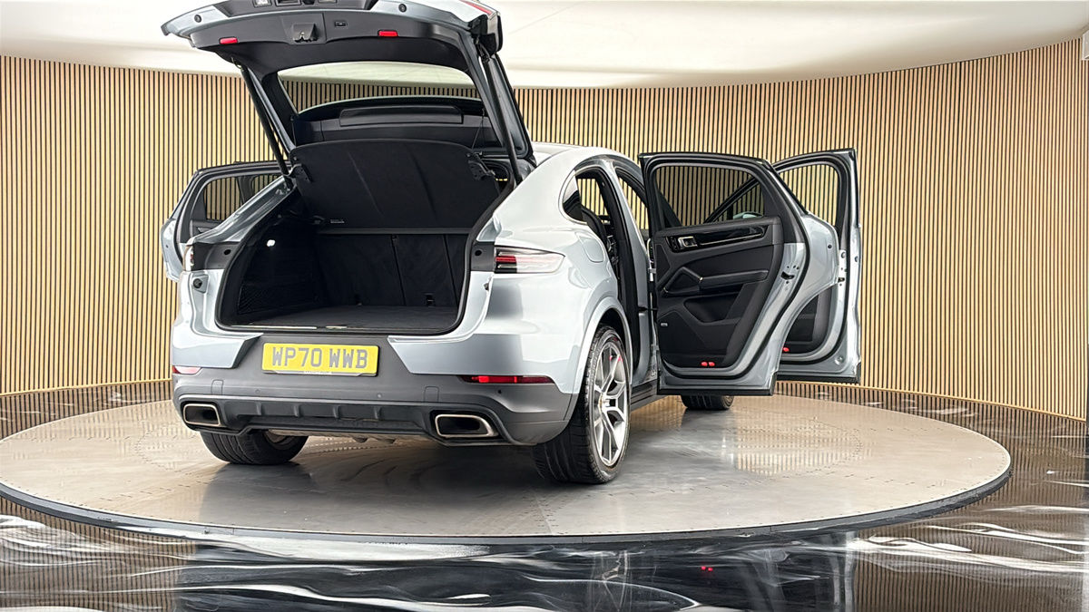 More views of Porsche Cayenne