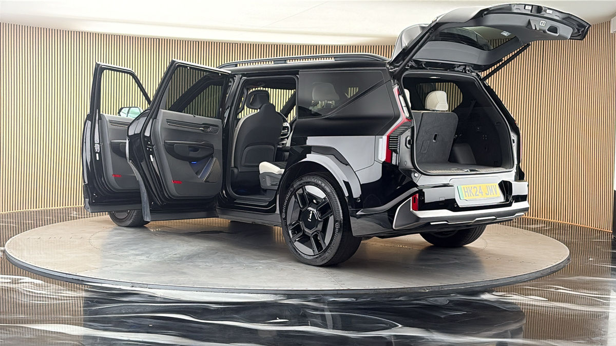 More views of Kia EV9