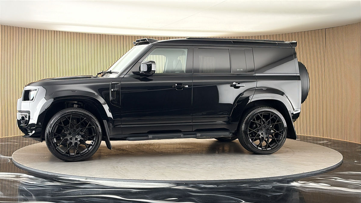 More views of Land Rover Defender 110