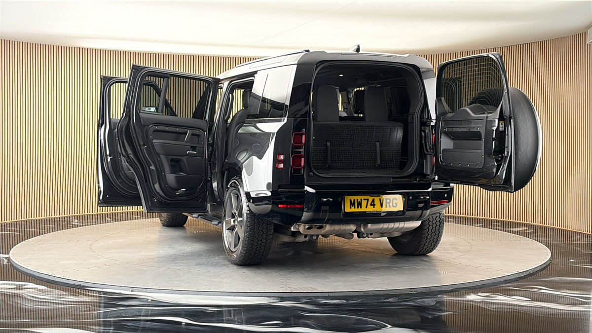 More views of Land Rover Defender 110