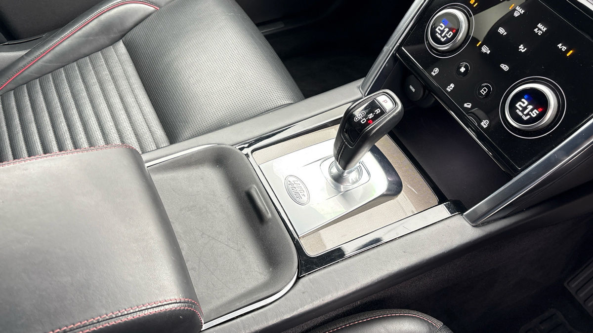 Land Rover Discovery Sport Image 18