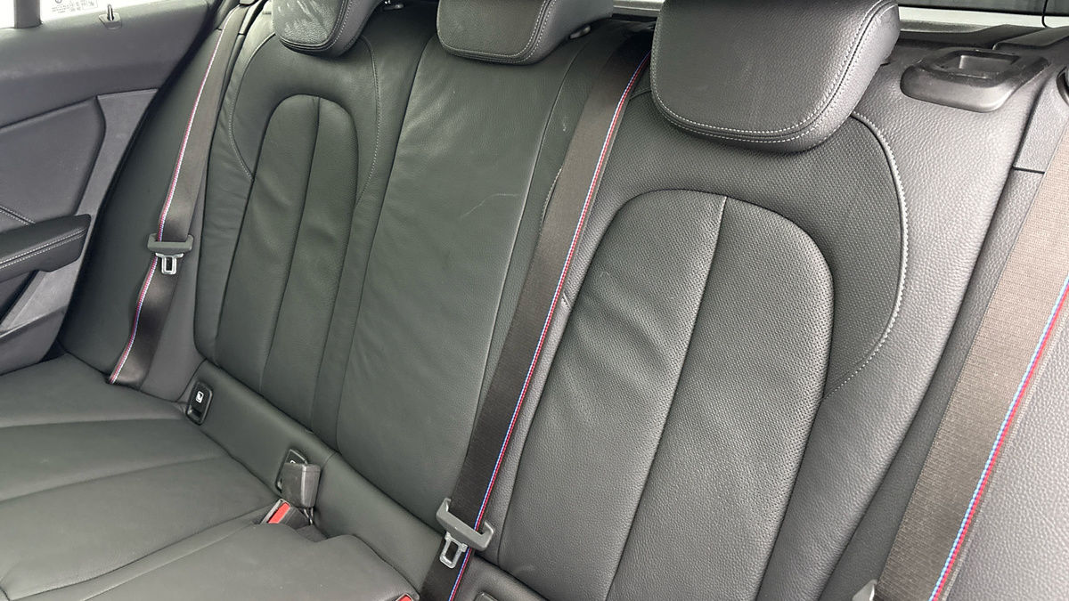 BMW 1 Series Image 8