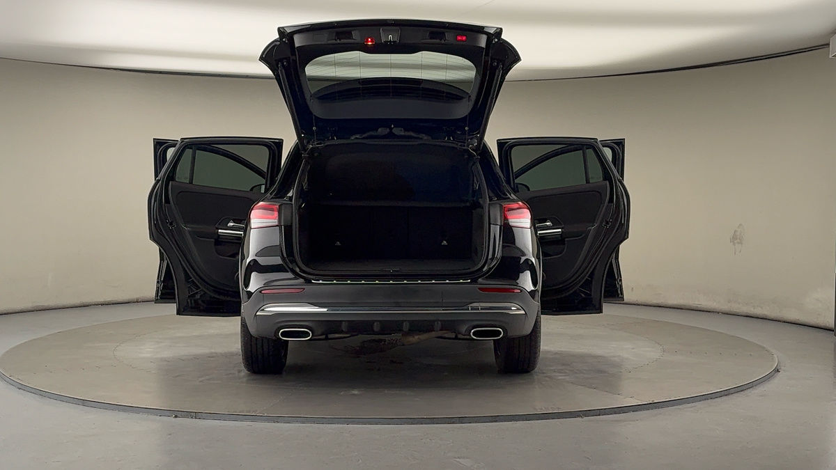 More views of Mercedes-Benz GLA