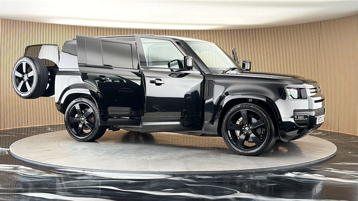More views of Land Rover Defender 110