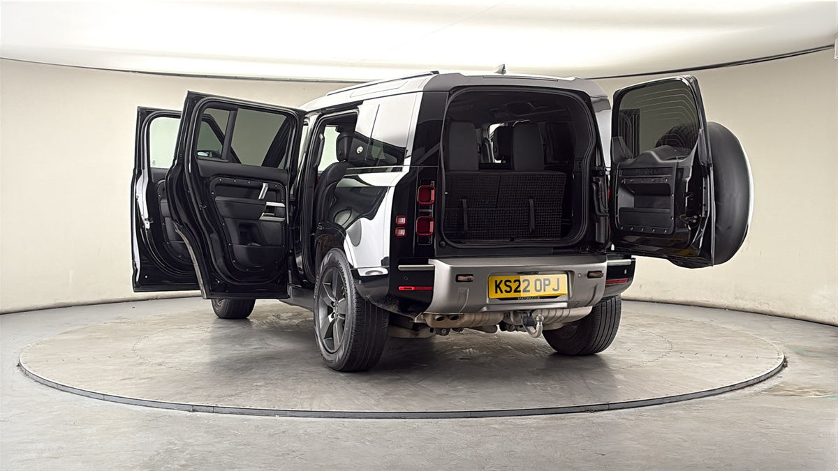 More views of Land Rover Defender 110