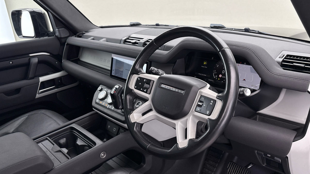 Land Rover Defender 90 Image 5