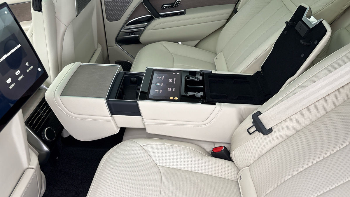 Land Rover Range Rover Image 9