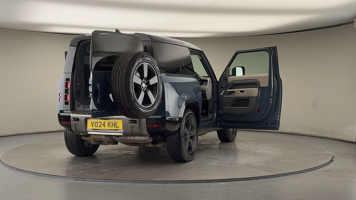 More views of Land Rover Defender 90